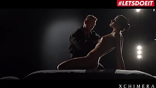 Letsdoeit - встречающая красотка Лорен Крист занимается горячим сексом массаж