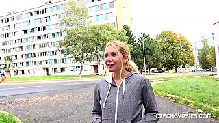 Чехкини gypsy Ванеса Сладка fucked with възбуден guy