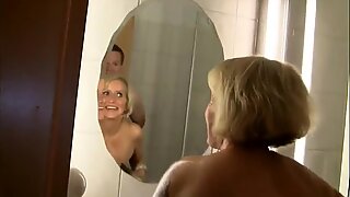 Немачки маторке туширање анални секс