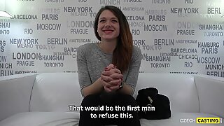Super søt tsjekkisk amatør pult on castingrapporter denne videoen