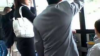 Röra en sexig asiatisk är i bussen