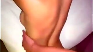 Calda bionda scattante e nuda con un culo sodo viene scopata duramente dal pick-up giapponese provini per donne