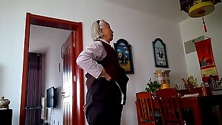 La vecchia nonna cinese viene scopata