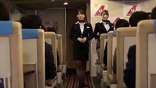 Hete Japanse vrouwelijke stewardessen van luchtvaartmaatschappijen, seksuele diensten aan zakenmannen