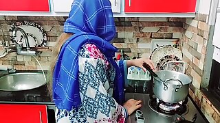 Indisch schüchtern tante von neffen in der küche gefickt auch tante schimpft mit neffen klar dreckig hindi reden