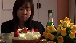 Ragazza giapponese festeggia con il sesso